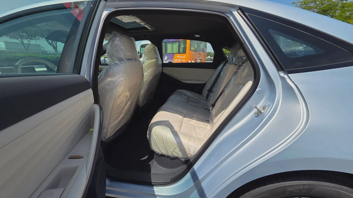 Nissan N6 180 Max (Silver White)-15-15