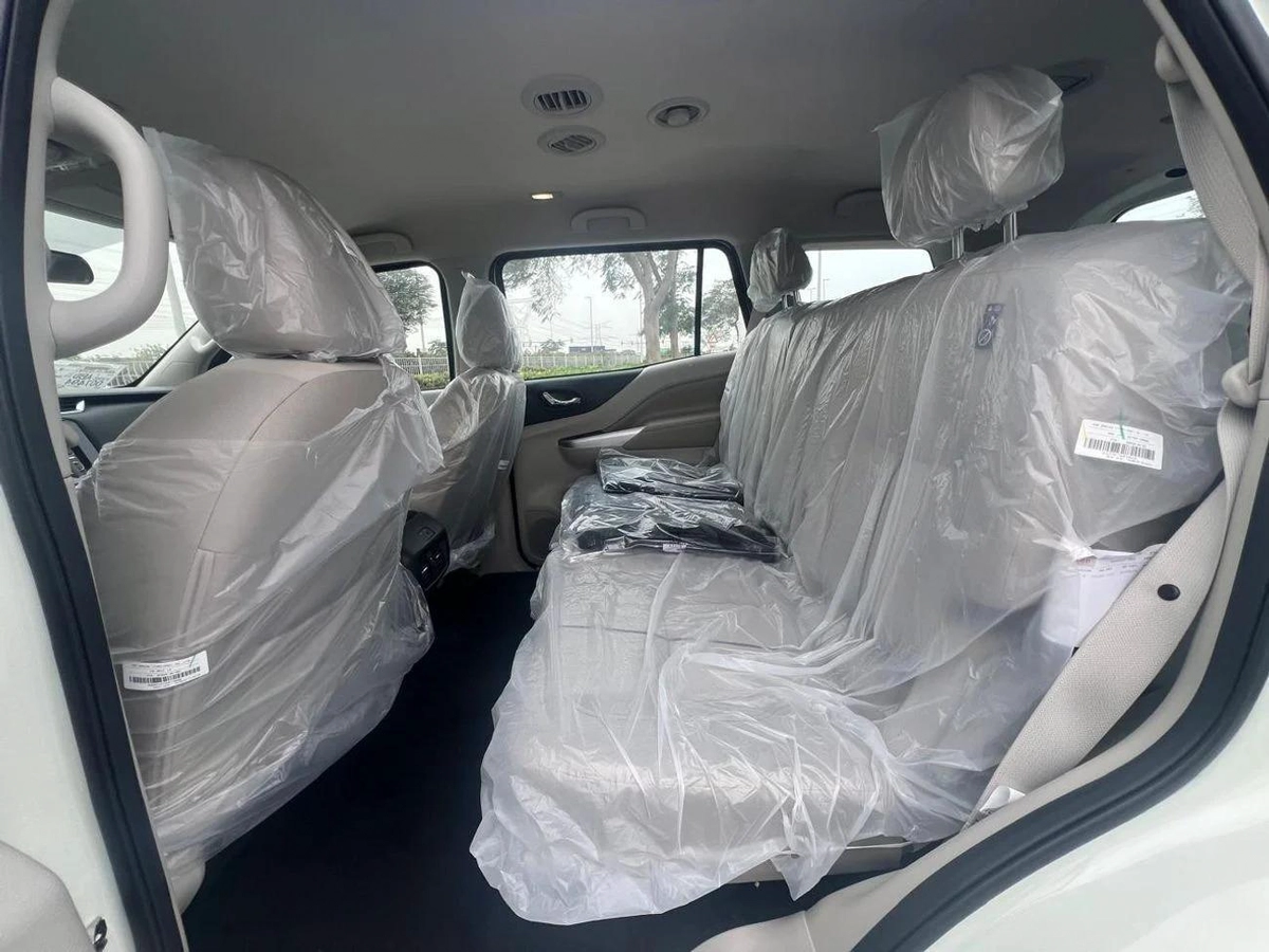 Nissan X Terra SE 2.5L RWD-5-5