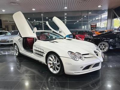 Mercedes -Benz SLR, Full Service History From Abudhabi Dealer, Amazing specs, must see to believe-1