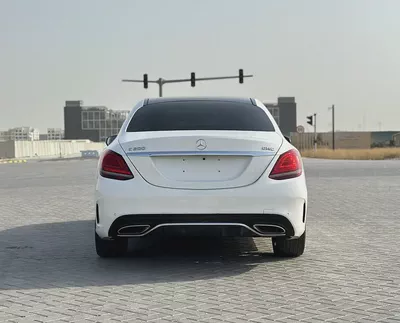 Mercedes-Benz C200 AMG Line | 2019 | GCC | 135,000 km | White / Burgundy-5