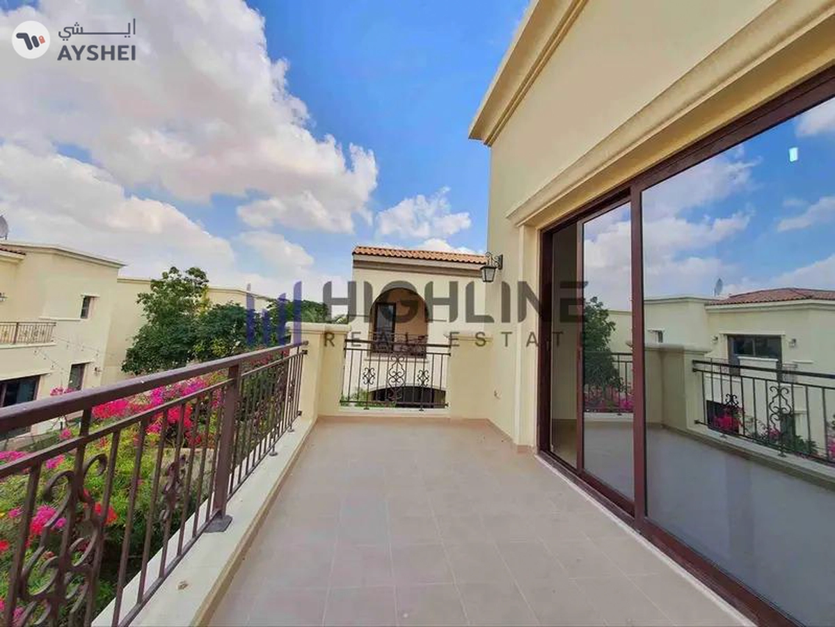 Elegant 5-Bedroom Spanish Villa with Timeless Charm-1-1