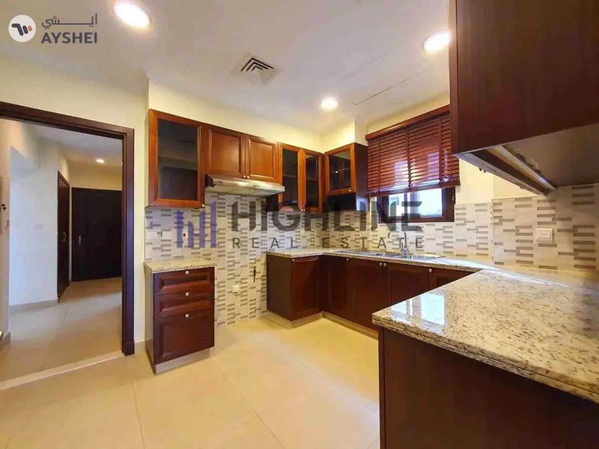 Elegant 5-Bedroom Spanish Villa with Timeless Charm-2-2
