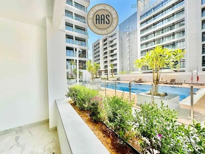 Hot offer •• luxurious studio •• pool view •• kitchen appliances-0