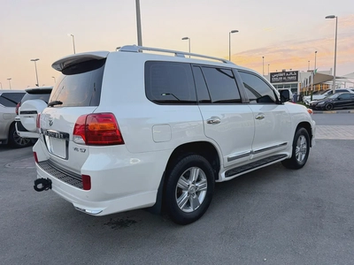 تويوتا لاند كروزر 2015 خليجي GXR V8 5.7 صبغ الوكاله رقم واحد-3