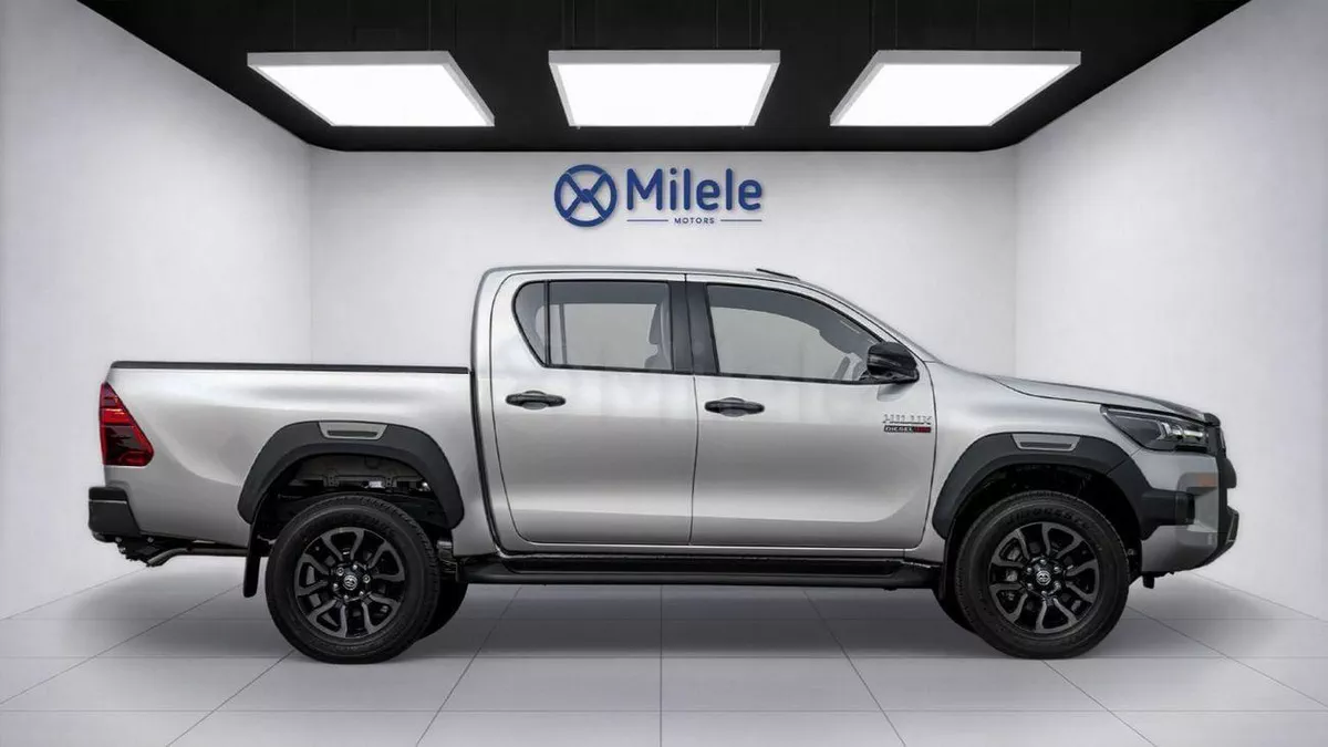 Toyota Hilux  TOYOTA HILUX DC MHEV | 2-YEAR WARRANTY + SERVICE AVAILABLE | IN-HOUSE FINANCING | 0% DOWNPAYMENT (BA-5-0