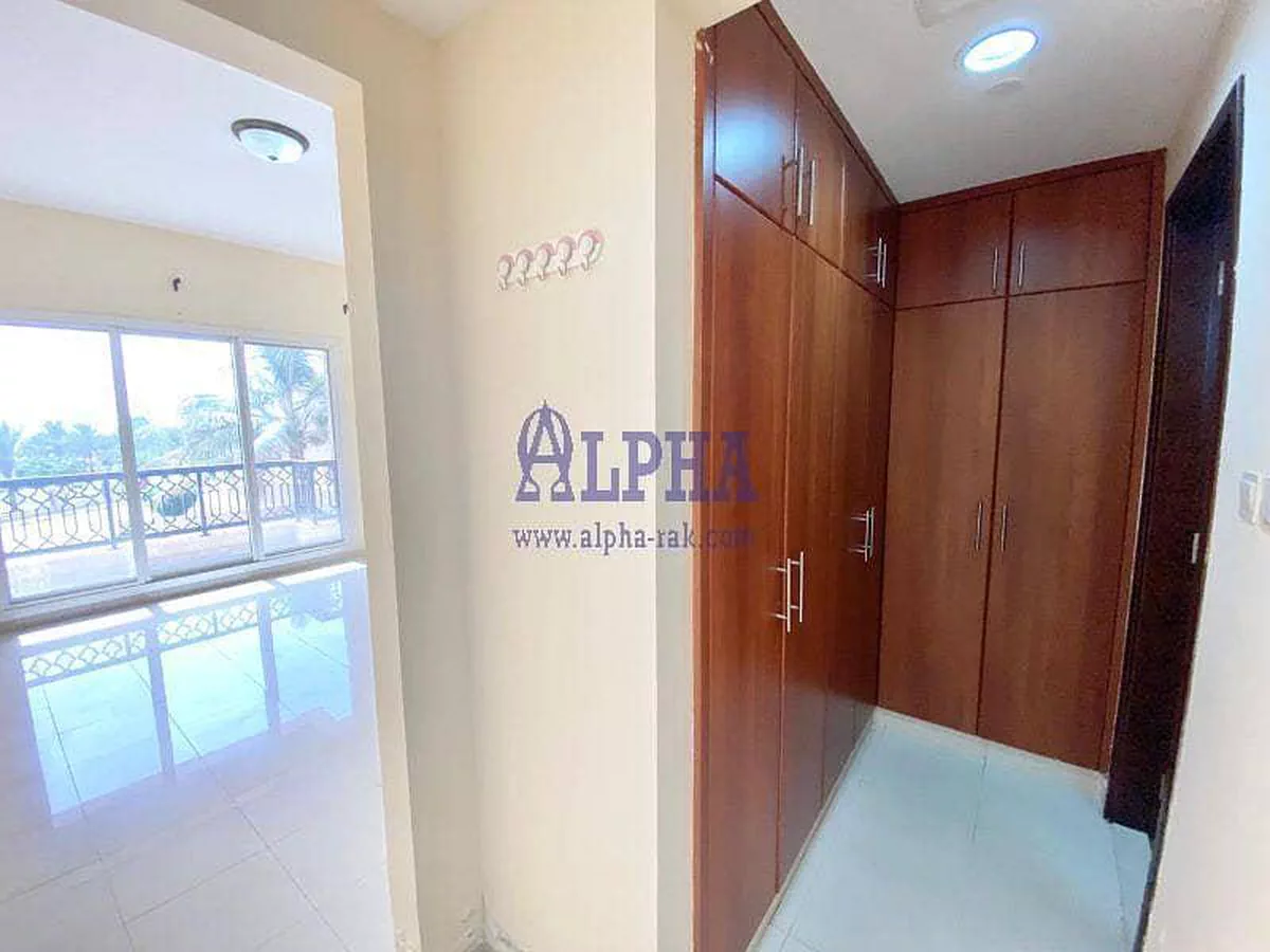 1 BR | Close to the Beach | Investment oportunity-2-2