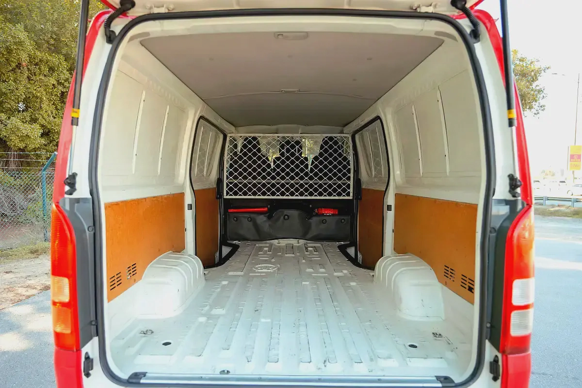 Std-Roof Delivery Van | Manual | GCC Specs | Ref#T90205-6-6