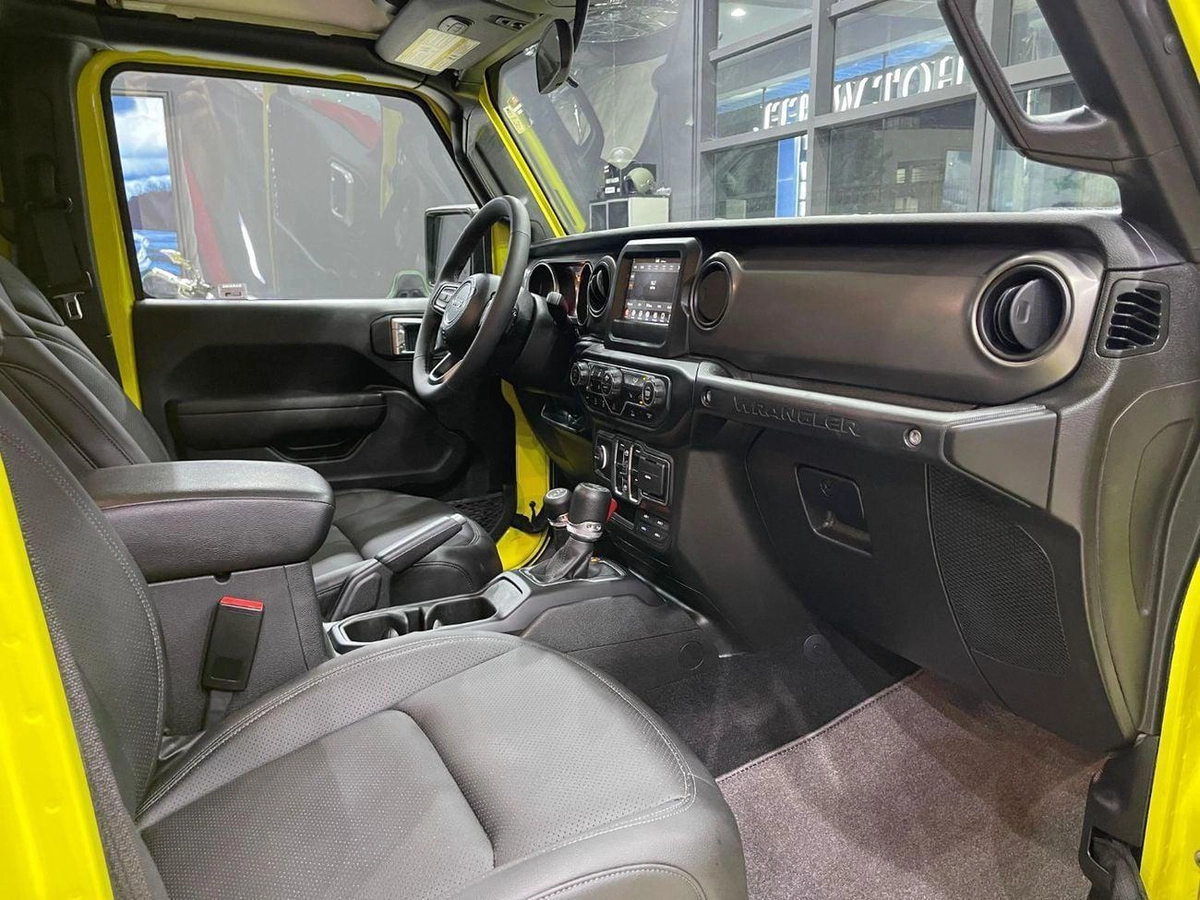 Jeep Wrangler Unlimited SPORT 3.6L A/T-13-0