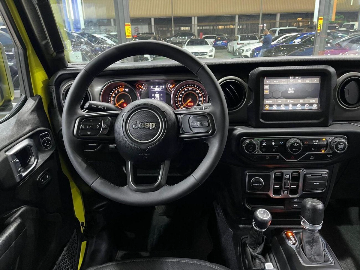 Jeep Wrangler Unlimited SPORT 3.6L A/T-16-0