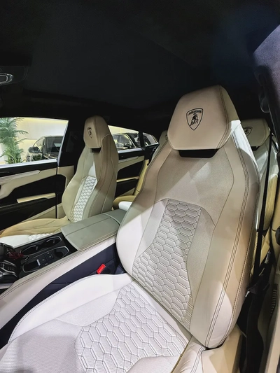 2020 LAMBORGHINI URUS ( GCC / STILL UNDER WARRANTY )-13