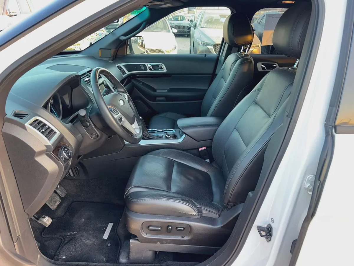 Explorer 4wd Limited 2015 Panoramic Sunroof V6 Fresh Japan Imported-7-7