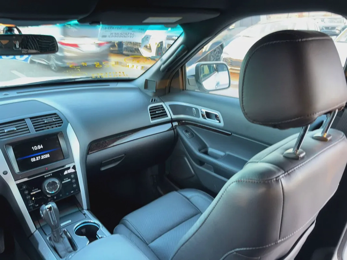 Explorer 4wd Limited 2015 Panoramic Sunroof V6 Fresh Japan Imported-10-10