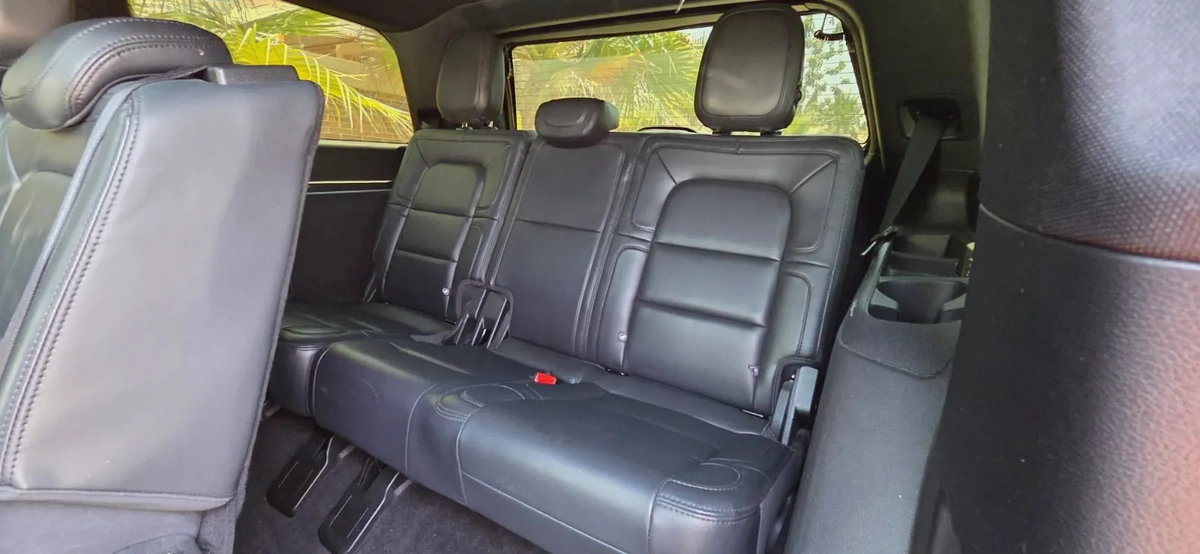 2022-Lincolon Navigator-Full option-Excellent Condition-Under Warranty and Service Contract-15-15