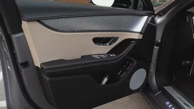 Bentley Continental Flying Spur 2023-9