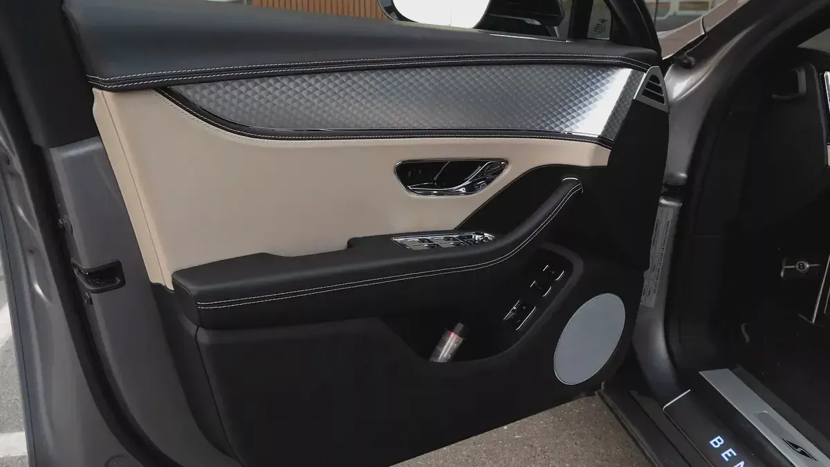 Bentley Continental Flying Spur 2023-9-9