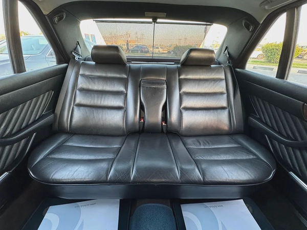 Mercedes Benz 560SEL 1989 95000km - Japan Import - Clean Title - Service History Available