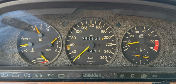 Mercedes Benz 560SEL 1989 95000km - Japan Import - Clean Title - Service History Available