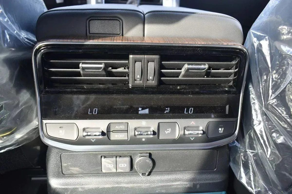 Toyota Land Cruiser VX land cruiser VX hybrid 2025 3.5L-18-0
