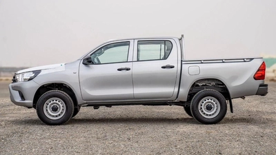 Toyota Hilux 2.4 DIESEL-12