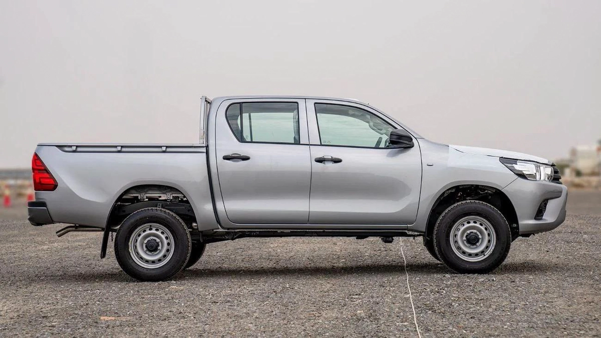 Toyota Hilux 2.4 DIESEL-3-3
