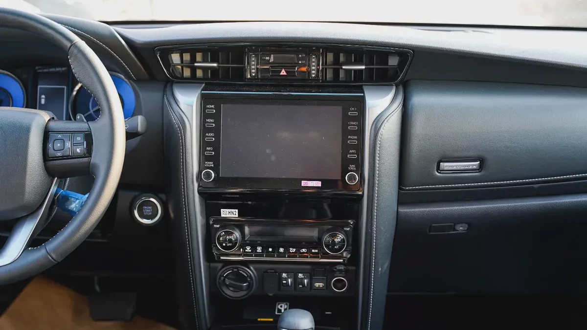 Toyota Fortuner SR5 2026 GCC Specs Adventure 4.0-9-9