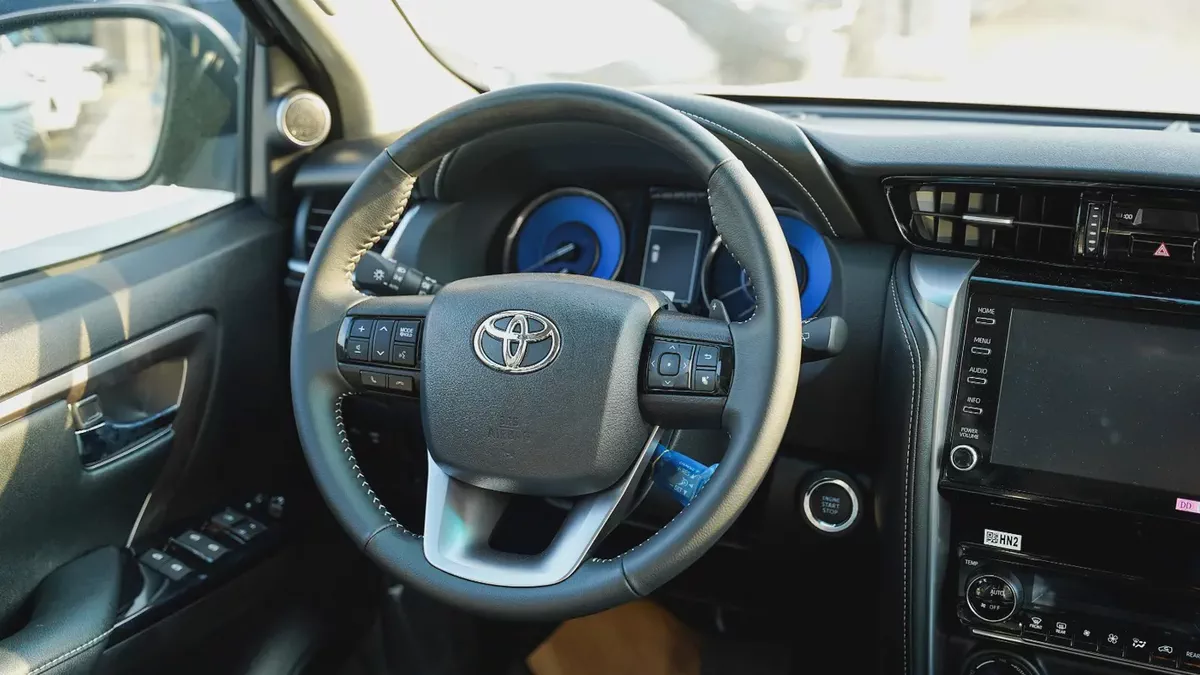 Toyota Fortuner SR5 2026 GCC Specs Adventure 4.0-12-12