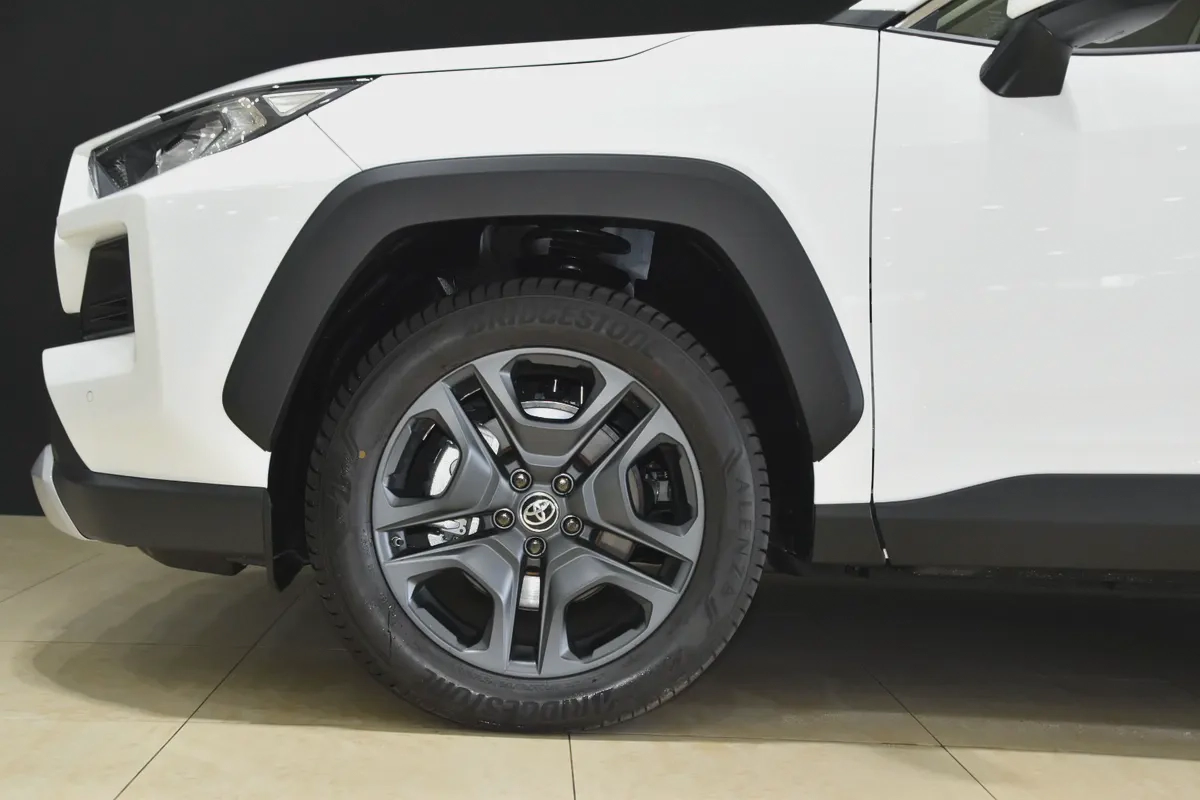 Toyota RAV4 Adventure 2023 GCC Specs ll 0km ll-3-3