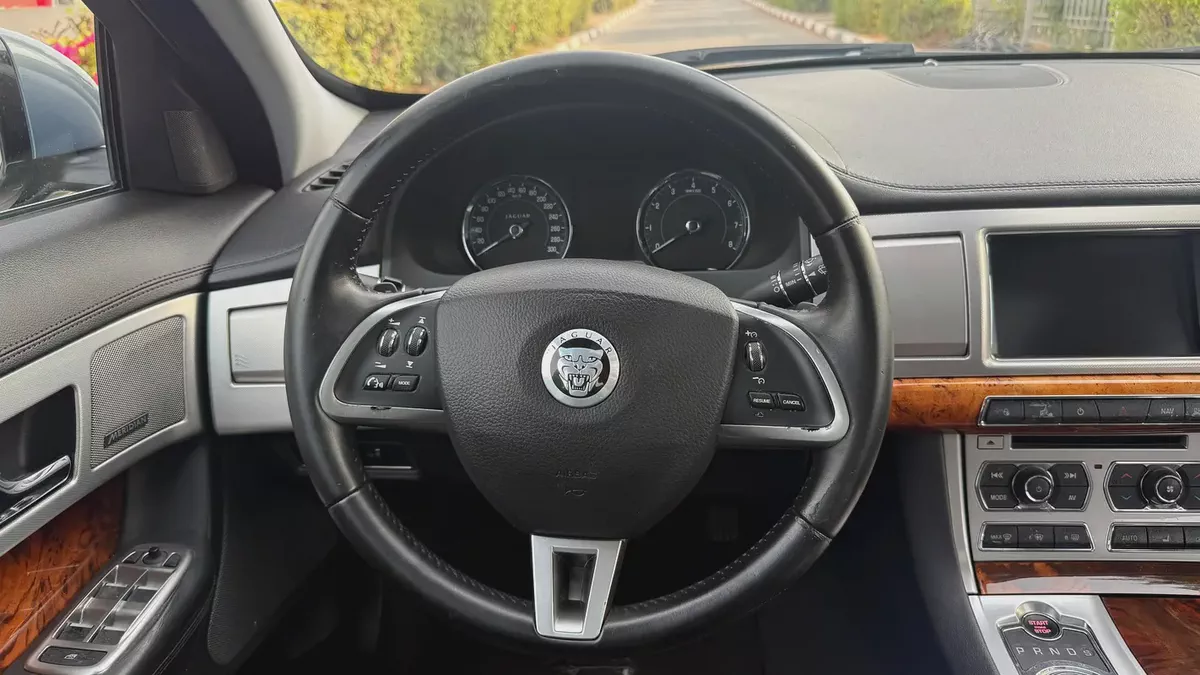 Jaguar XF Luxury 2013 GCC Specs-10-10