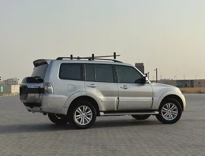 Pajero 2019 3.8 GLS Top Line | GCC | Full Option | Excellent Condition-5