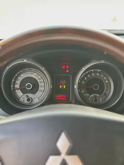 Pajero 2019 3.8 GLS Top Line | GCC | Full Option | Excellent Condition-7