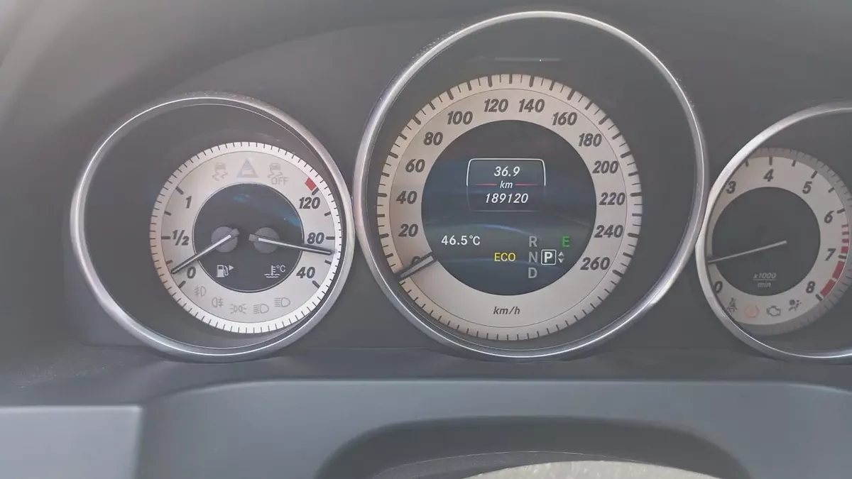 Mercedes-Benz E-Class E 200 - 2014 - Korean Specs-12-12