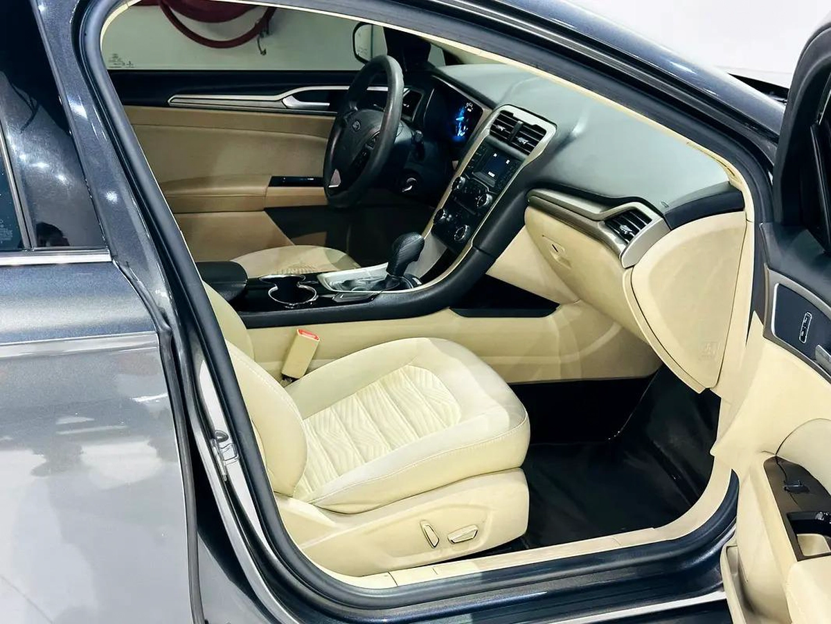 FORD FUSION 2016 GCC SPECS WELL MAINTAINED CAR 4 CYLINDER-4-4