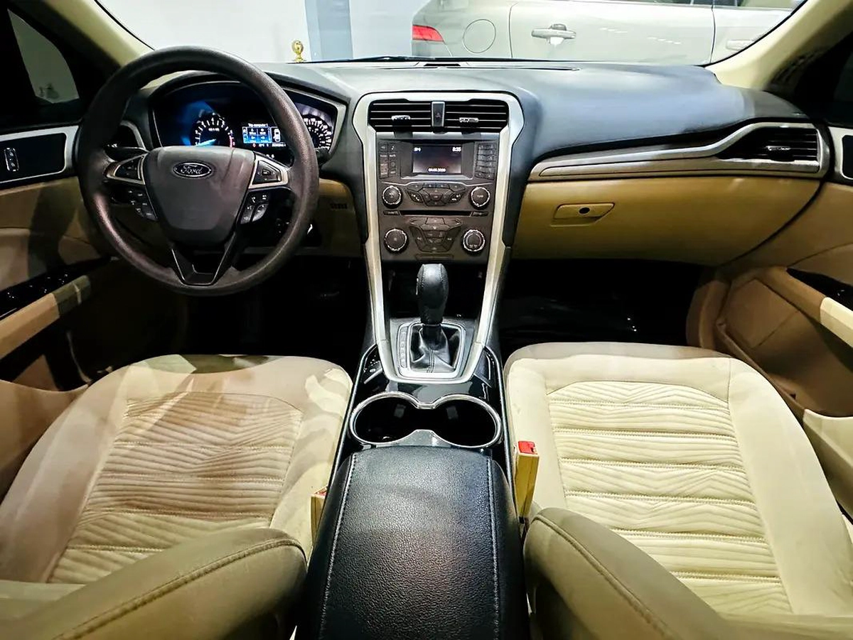 FORD FUSION 2016 GCC SPECS WELL MAINTAINED CAR 4 CYLINDER-15-15