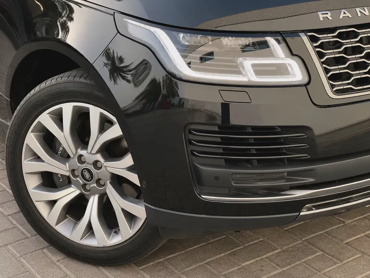 Land Rover Range Rover SE 2019 GCC Specs-7-7