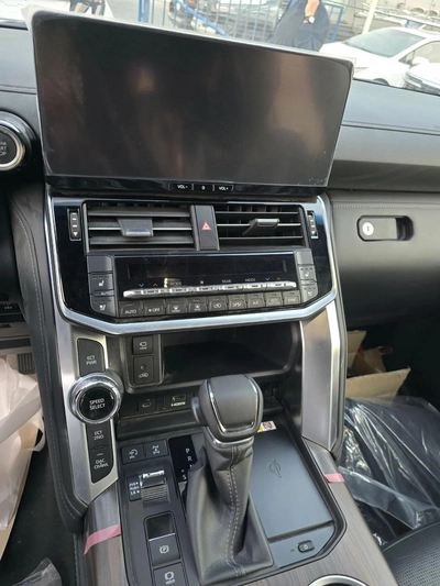 Toyota Land Cruiser VXR 4.0L 2026 MODEL FULL OPTION-9