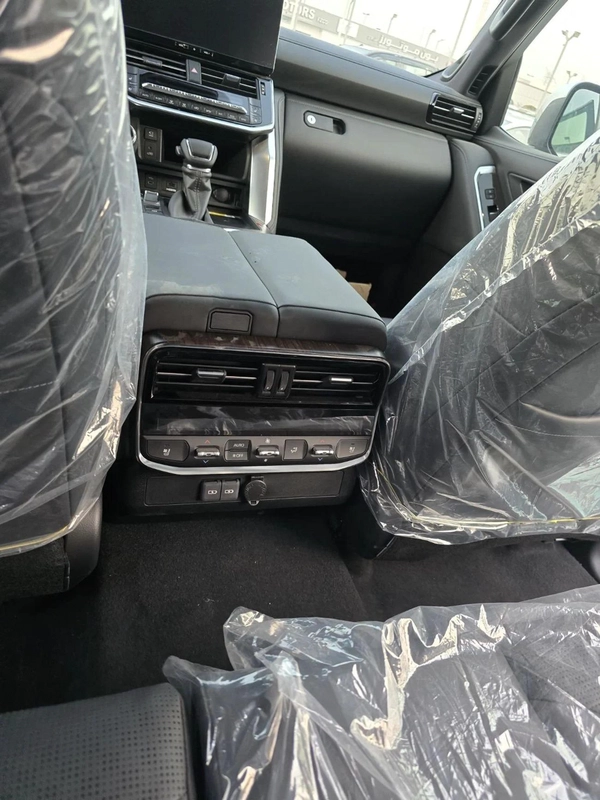 Toyota Land Cruiser VXR 4.0L 2026 MODEL FULL OPTION
