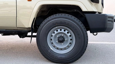 Toyota Land Cruiser Pick Up Std 4.0L Single Cab Utility 4WD - 2025-13