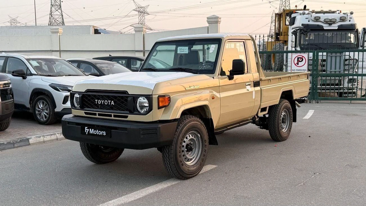 Toyota Land Cruiser Pick Up Std 4.0L Single Cab Utility 4WD - 2025-2-2