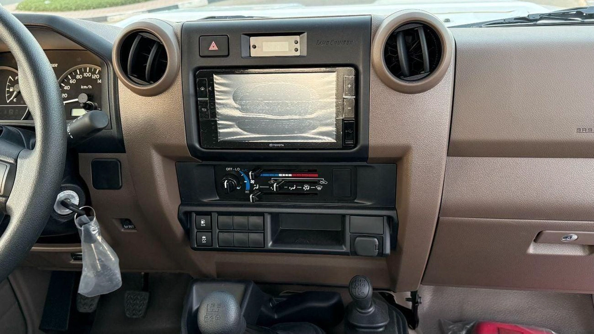 Toyota Land Cruiser Pick Up Std 4.0L Single Cab Utility 4WD - 2025-5-5