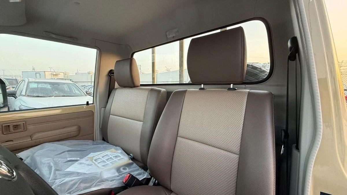 Toyota Land Cruiser Pick Up Std 4.0L Single Cab Utility 4WD - 2025-8-8