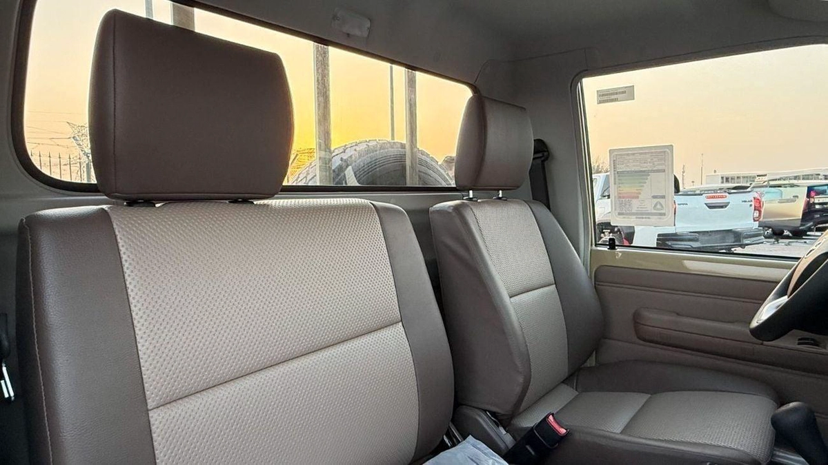 Toyota Land Cruiser Pick Up Std 4.0L Single Cab Utility 4WD - 2025-9-9