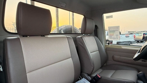 Toyota Land Cruiser Pick Up Std 4.0L Single Cab Utility 4WD - 2025