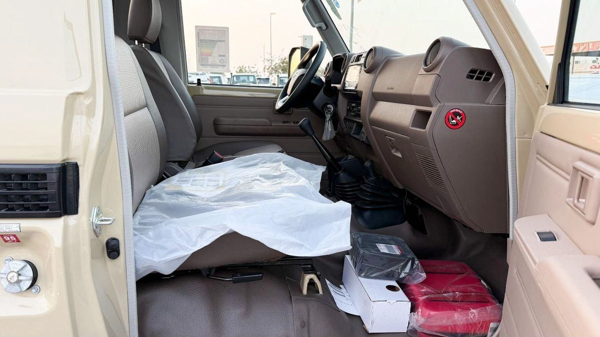 Toyota Land Cruiser Pick Up Std 4.0L Single Cab Utility 4WD - 2025-10-10