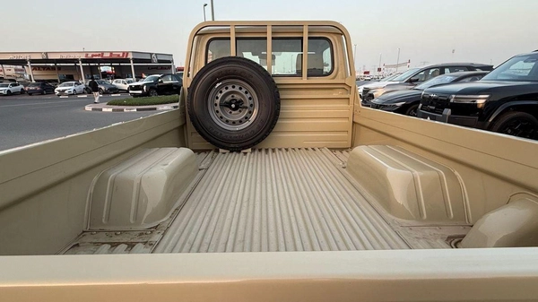 Toyota Land Cruiser Pick Up Std 4.0L Single Cab Utility 4WD - 2025