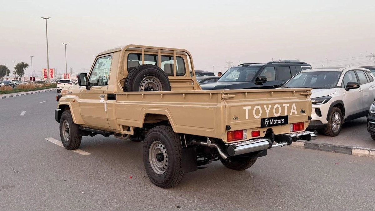 Toyota Land Cruiser Pick Up Std 4.0L Single Cab Utility 4WD - 2025-17-17