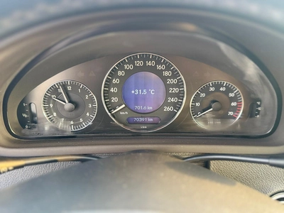 Mercedes Benz CLK320 2005-8