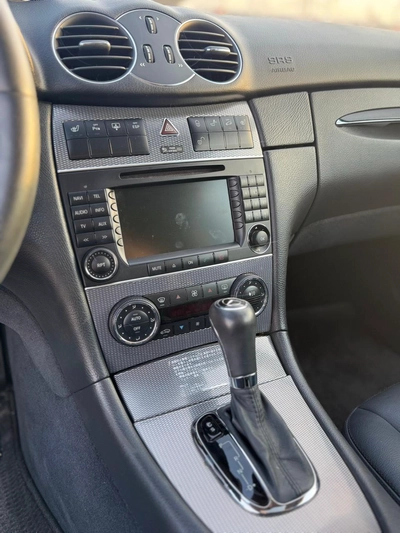 Mercedes Benz CLK320 2005-5