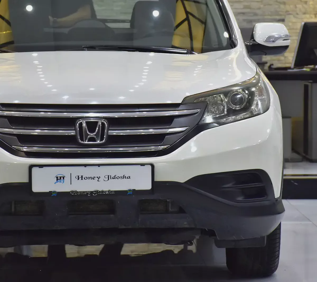 EXCELLENT DEAL for our Honda CR-V ( 2013 Model ) in White Color GCC Specs-3-3