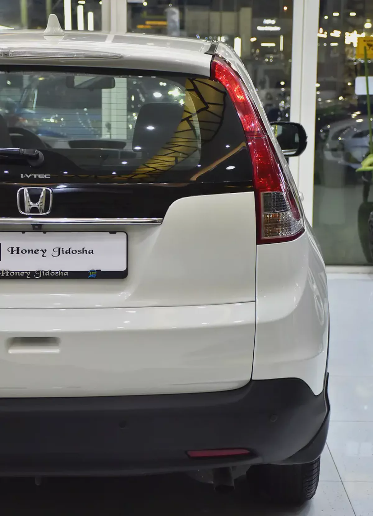 EXCELLENT DEAL for our Honda CR-V ( 2013 Model ) in White Color GCC Specs-8-8