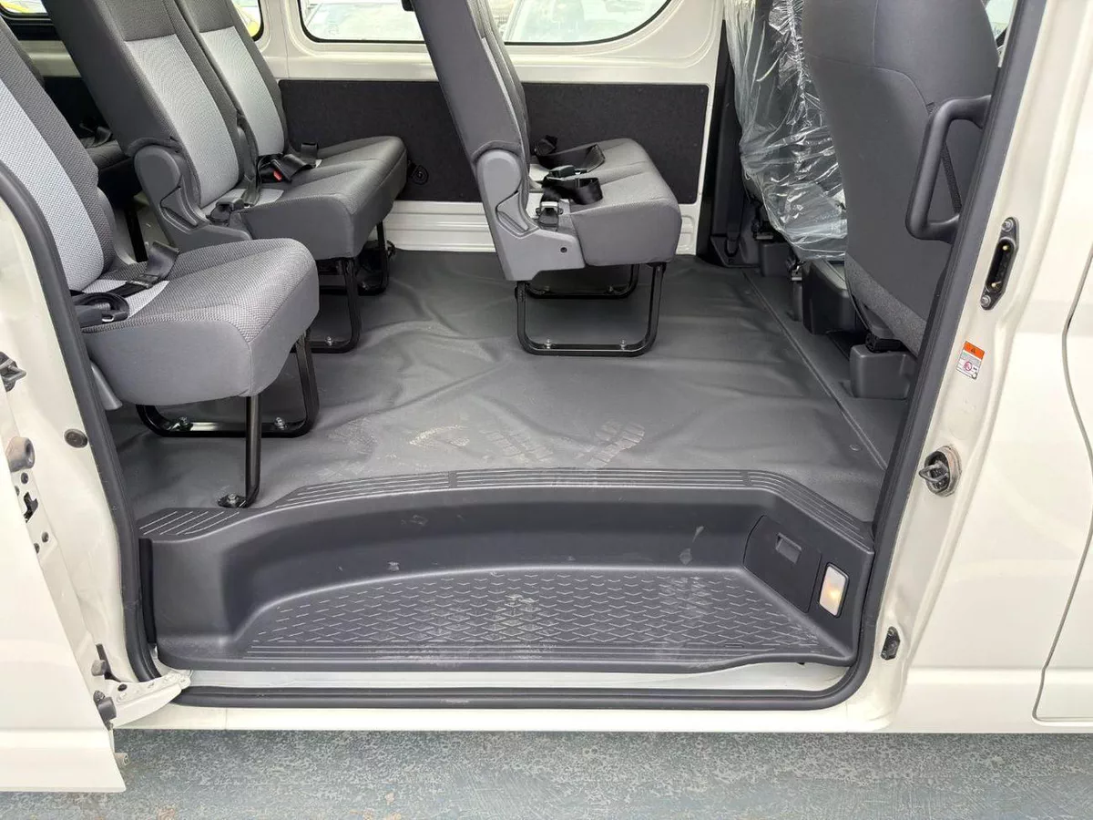 Toyota Hiace GL 3.5L Petrol V6 2025 Export Price @ 148,999 AED-19-0